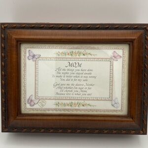 Mom Mother wood grain music box plays Wind Beneath my wings Cottage Gardens